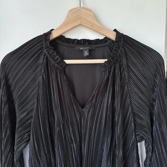 Banana Republic Long Sleeve Plisse Dress, size XS - Picture 3 of 5